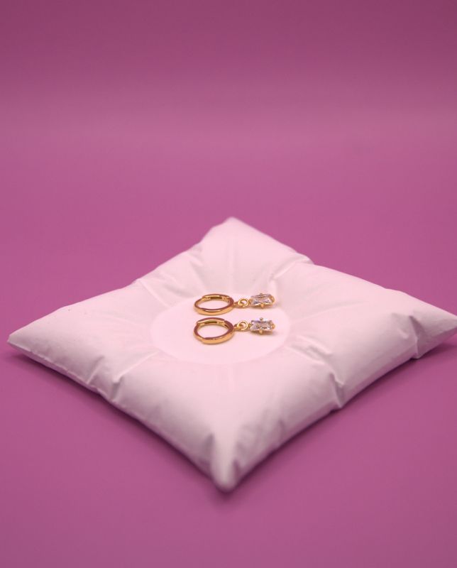 Mini Drop Charm Huggie Øredobber