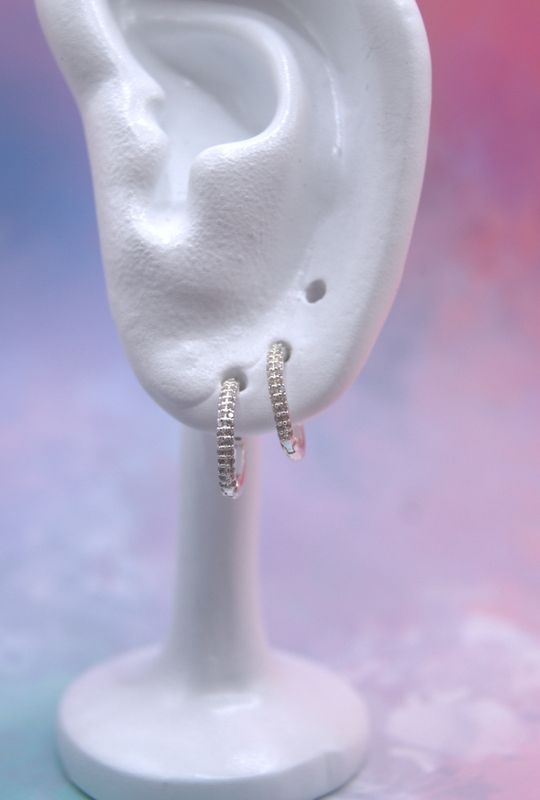 Silver Crystal Huggie Øredobber